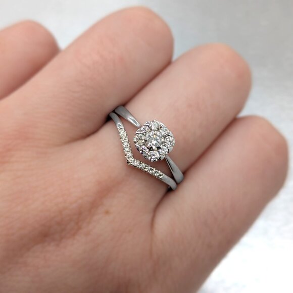 Natural Diamonds Ring in 14K Solid Gold | Engagement Ring | Fine Jewelry - Picture 4 of 9